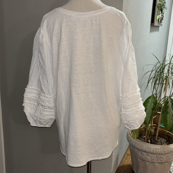 Chico’s Linen-Blend Pom Sleeve Tee in White - Picture 2 of 6
